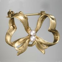 Pearl Ribbon Pin: 14k Gold