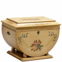 Colonial Life Chest